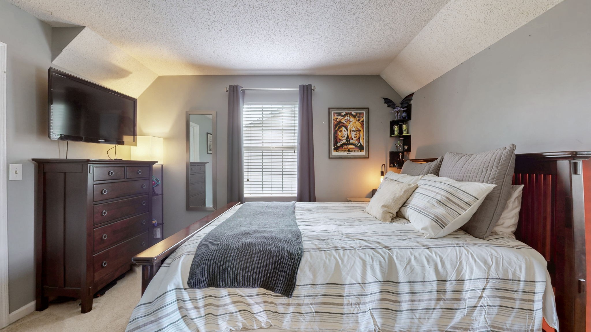 552 Overview Ln