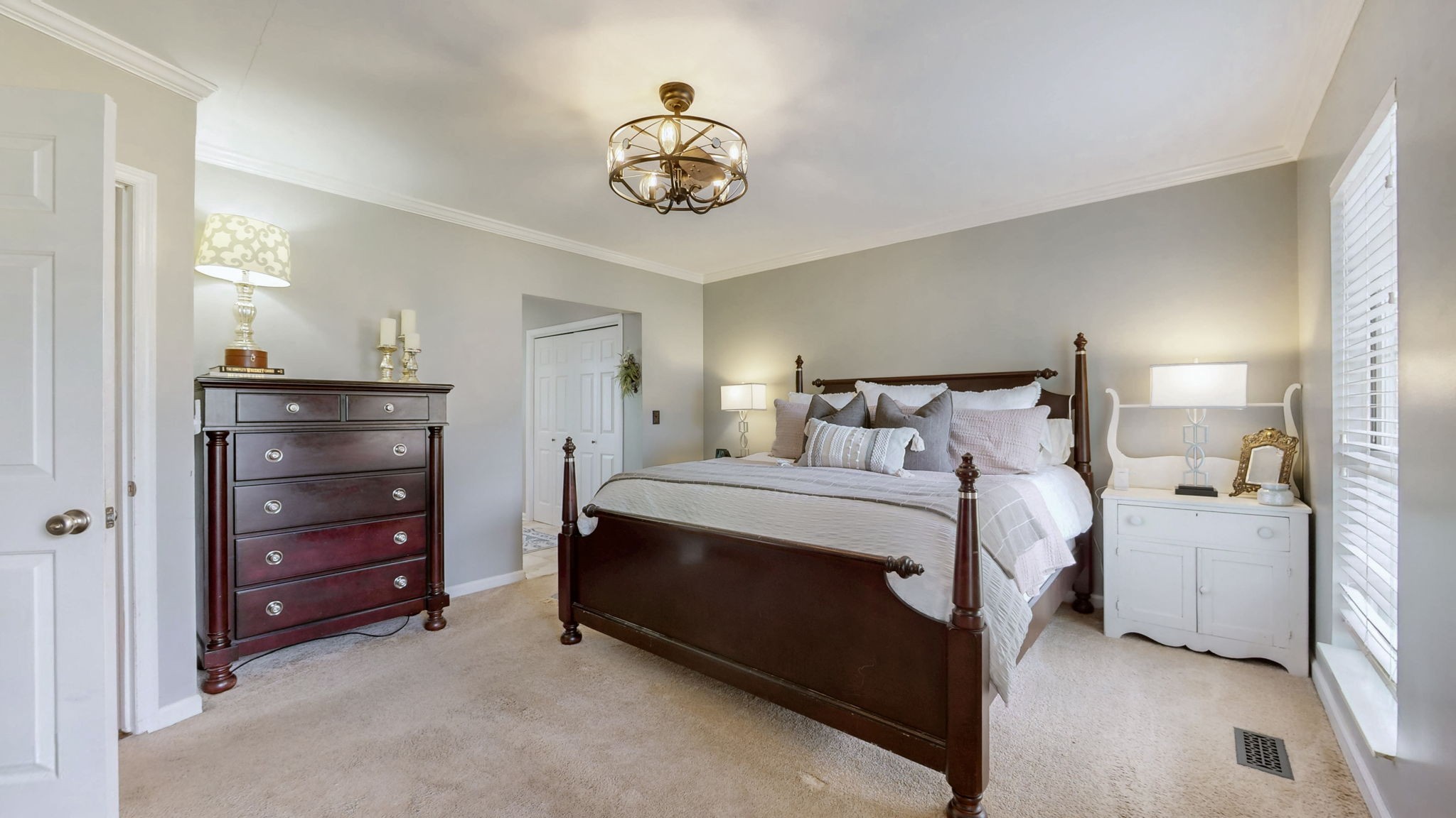 552 Overview Ln