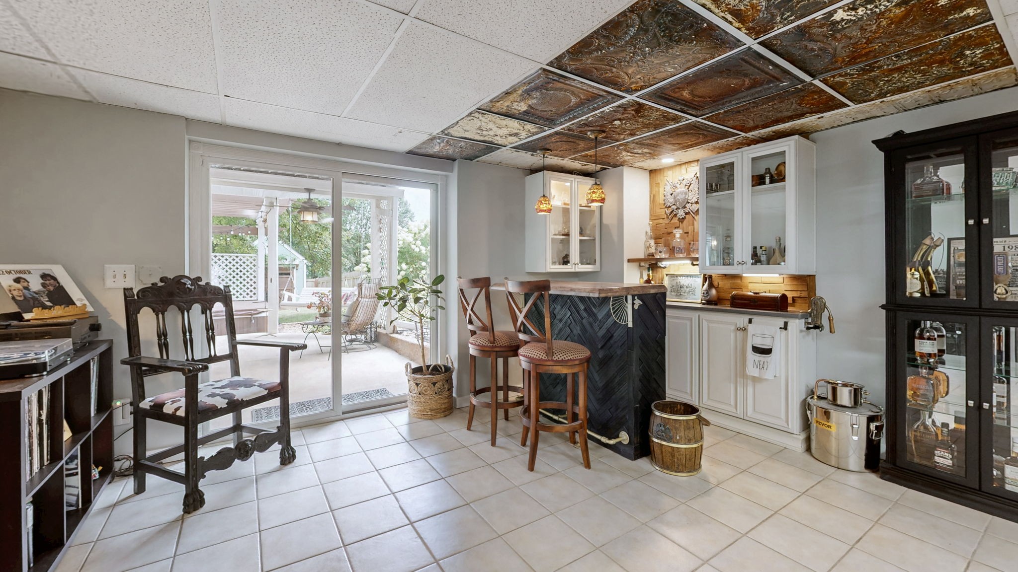 552 Overview Ln