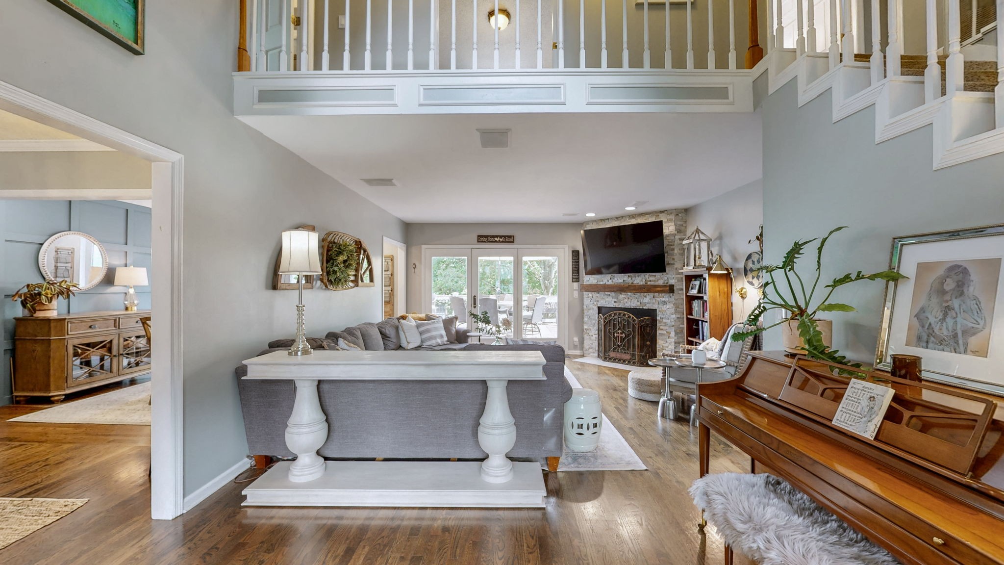 552 Overview Ln