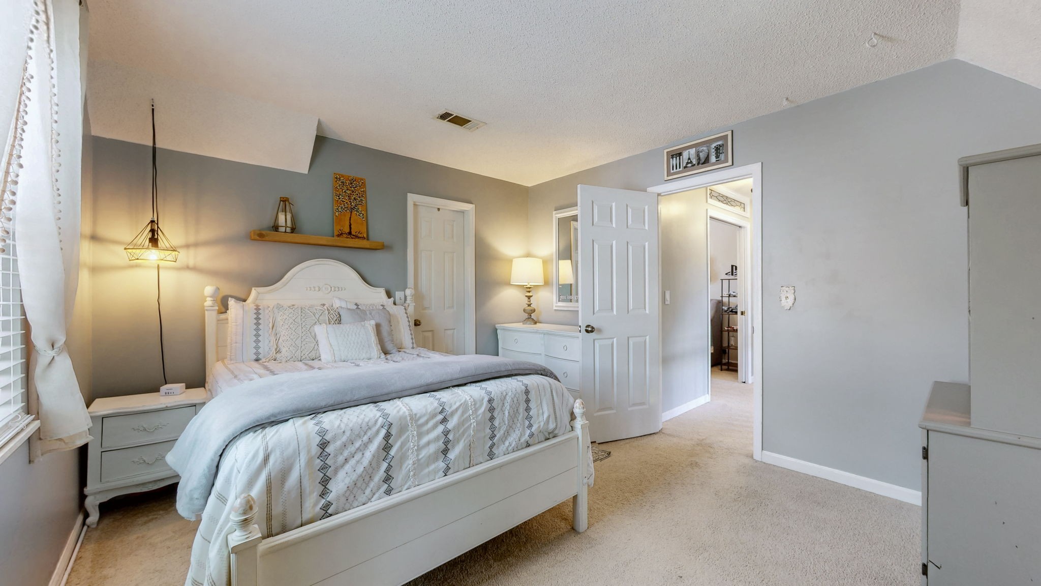 552 Overview Ln