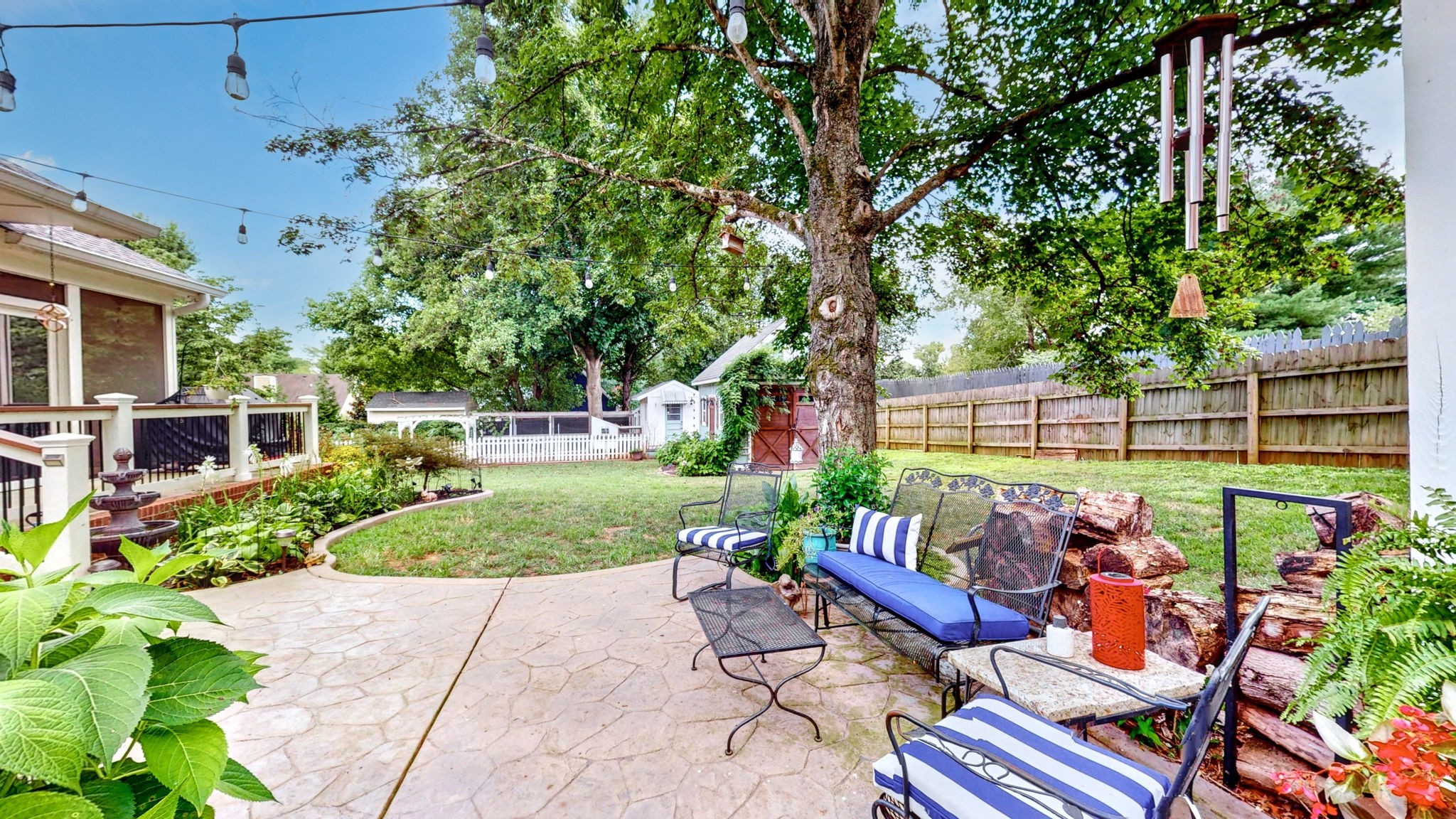 552 Overview Ln