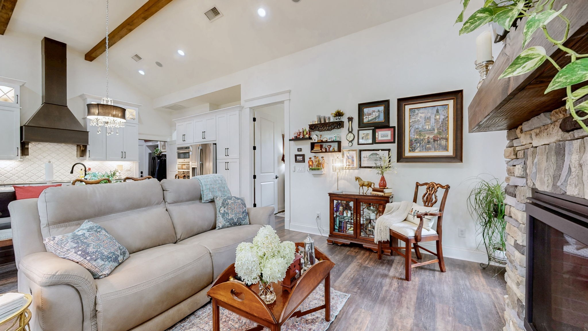 552 Overview Ln