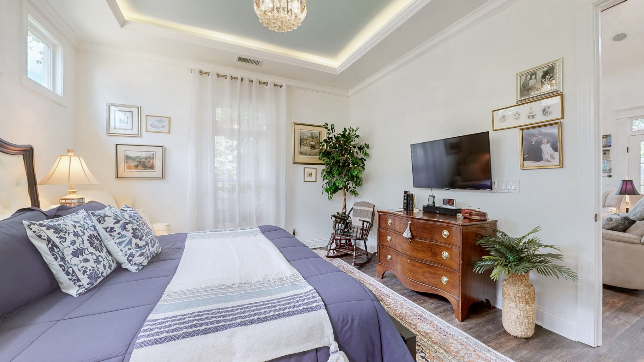 552 Overview Ln