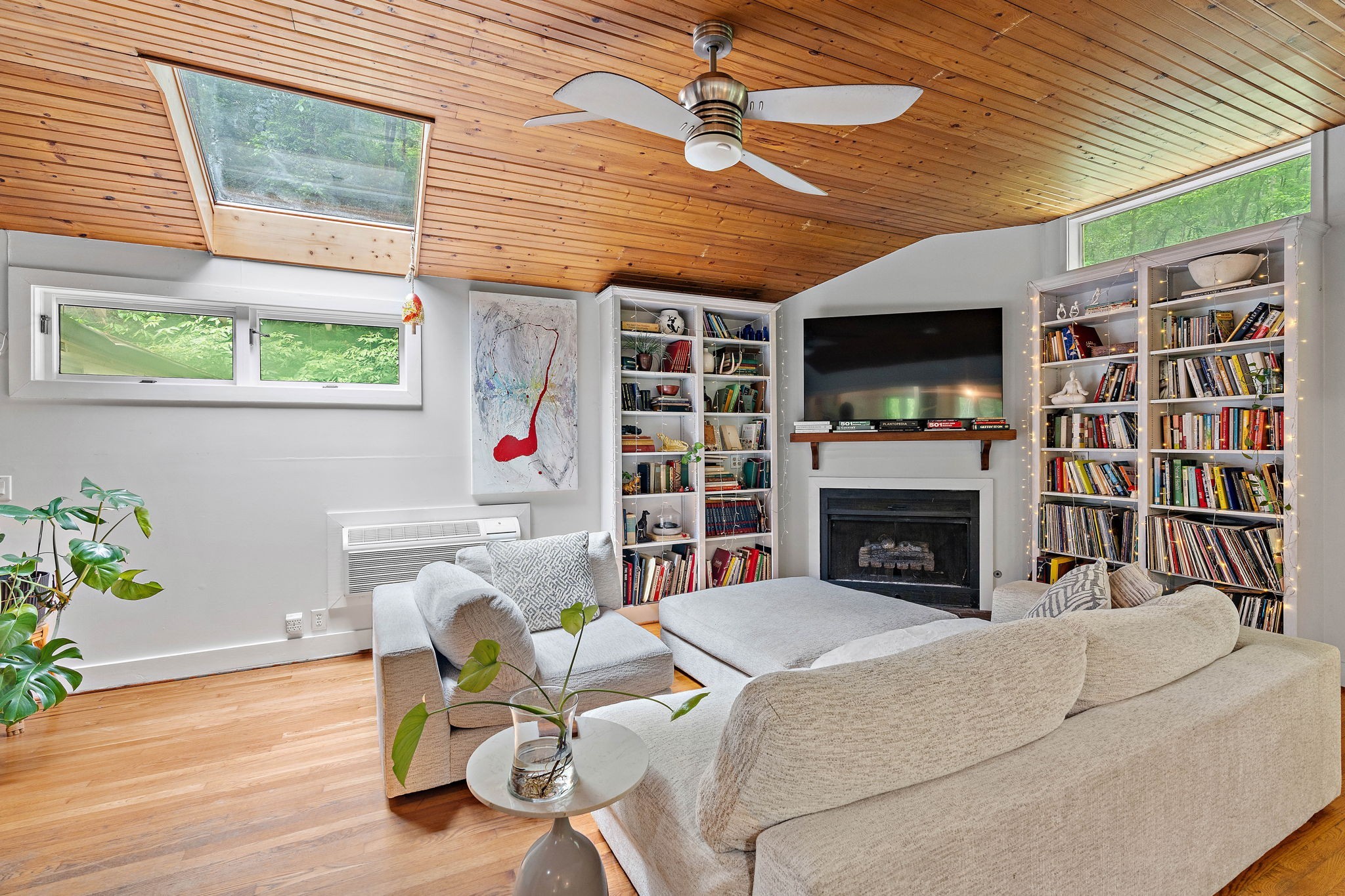 5169 Eatons Creek Rd