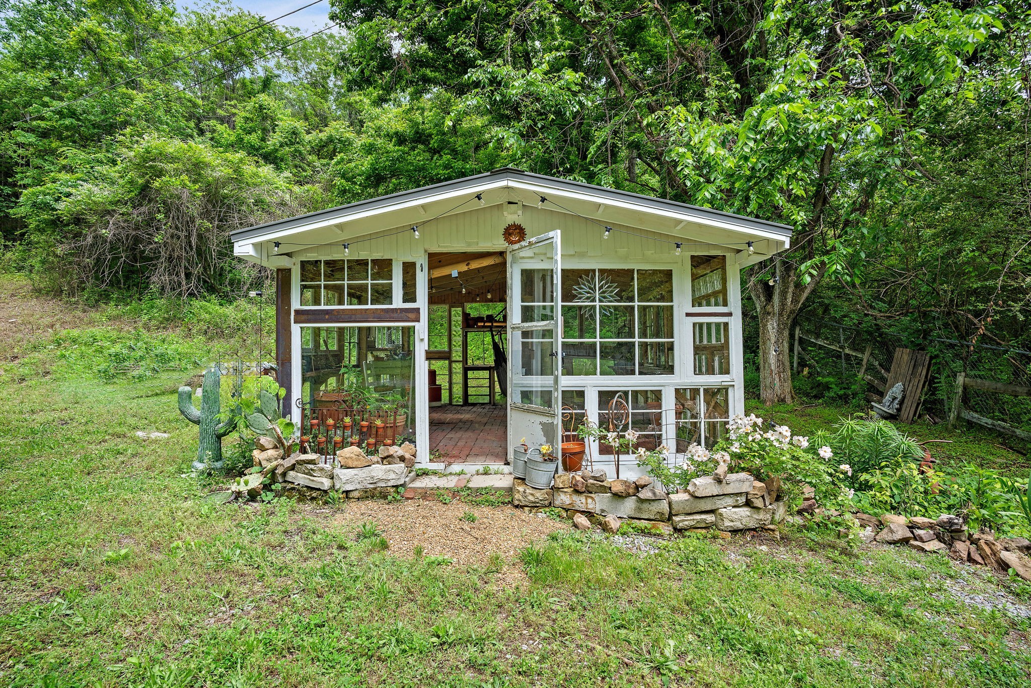 5169 Eatons Creek Rd