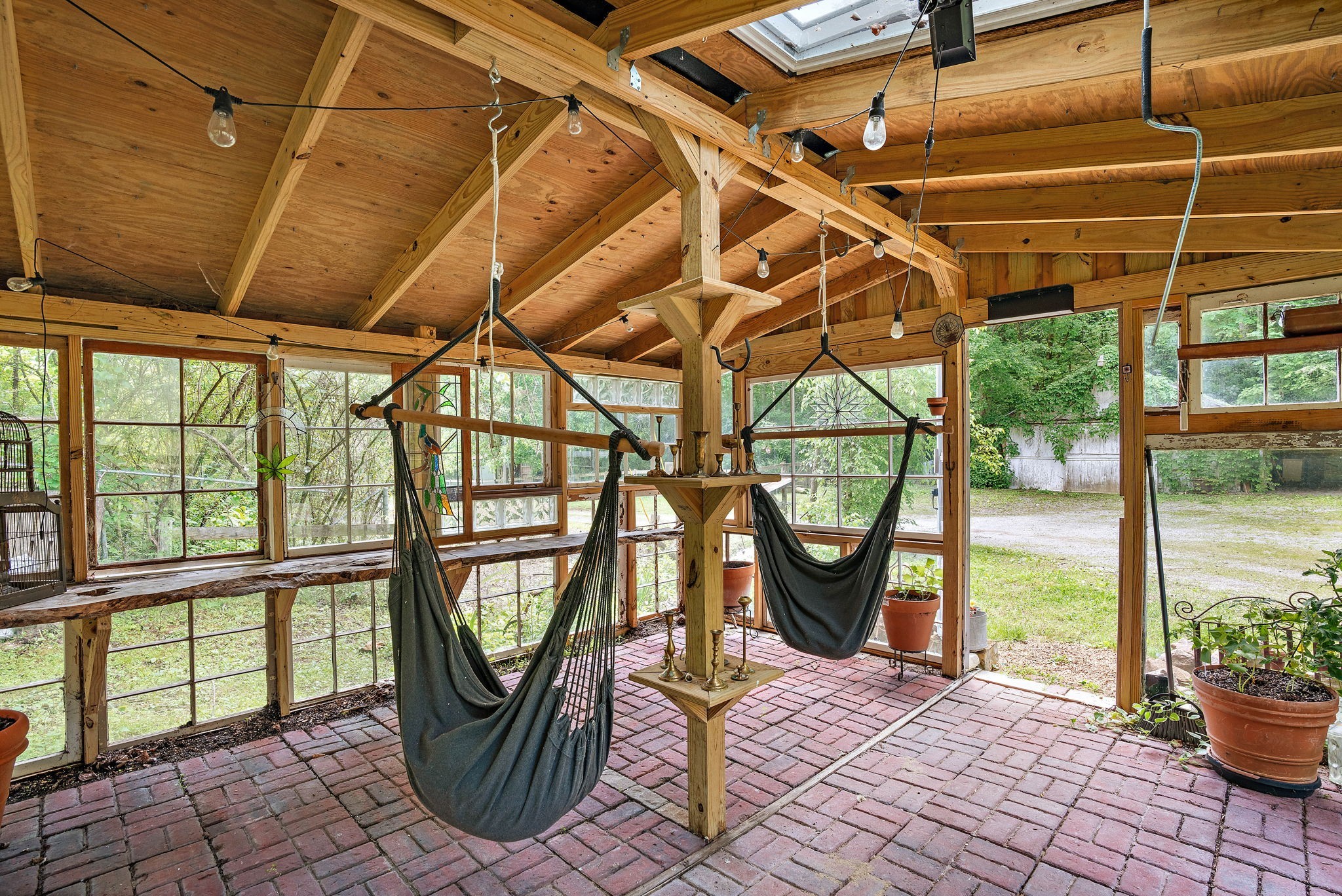 5169 Eatons Creek Rd