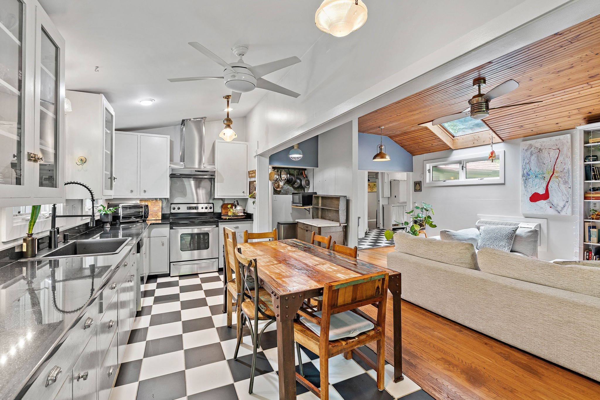 5169 Eatons Creek Rd