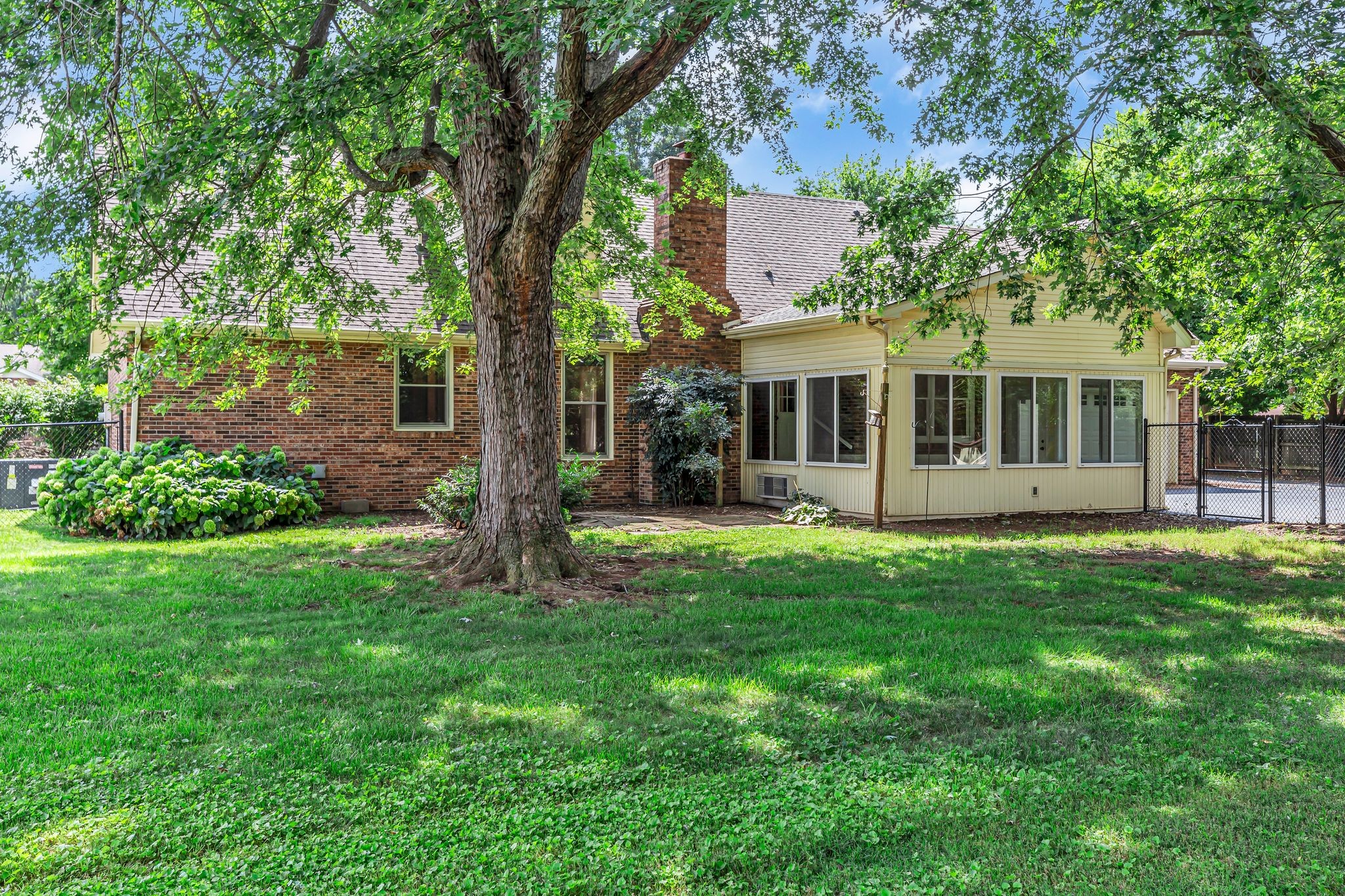 2507 Regency Park Dr