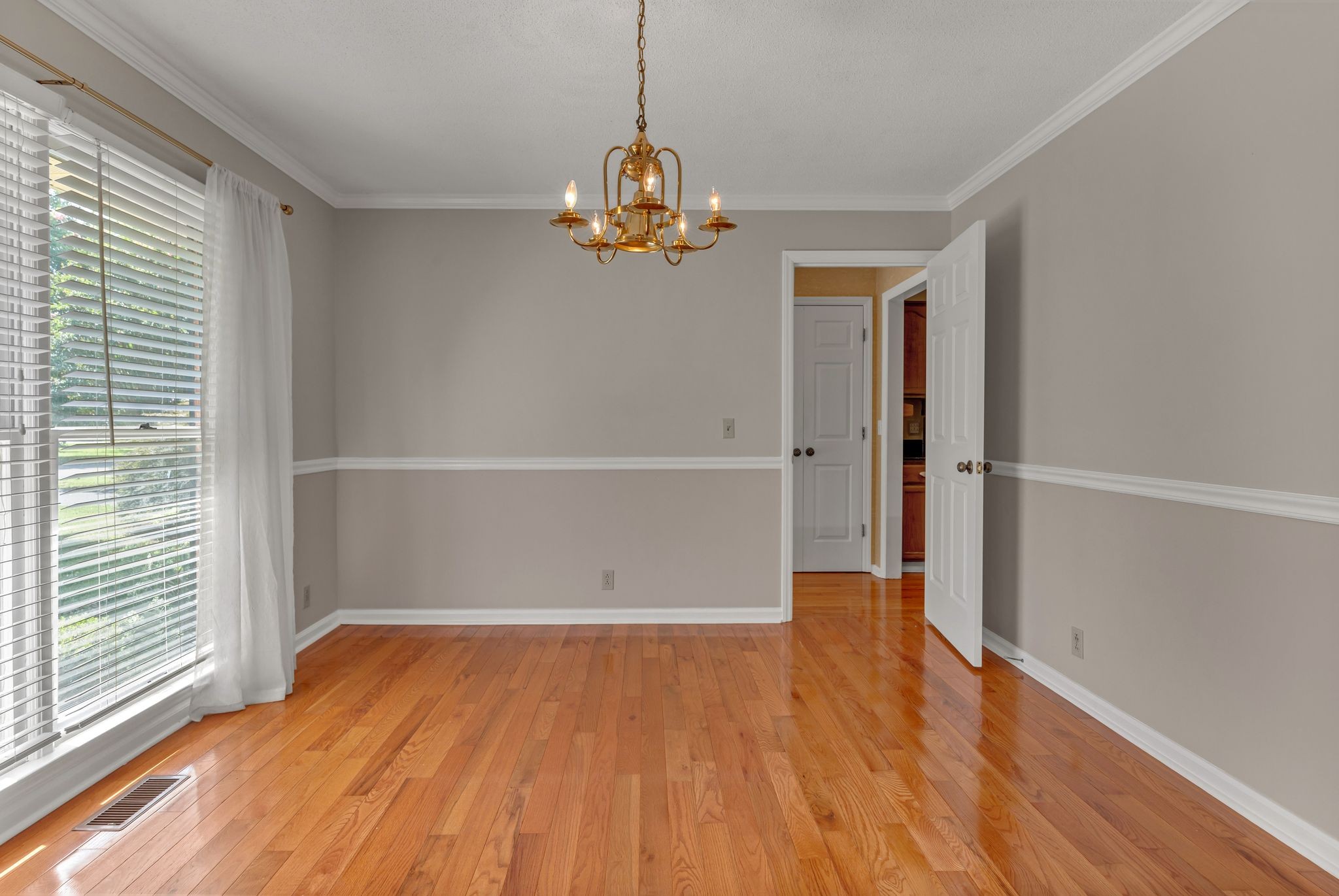 2507 Regency Park Dr