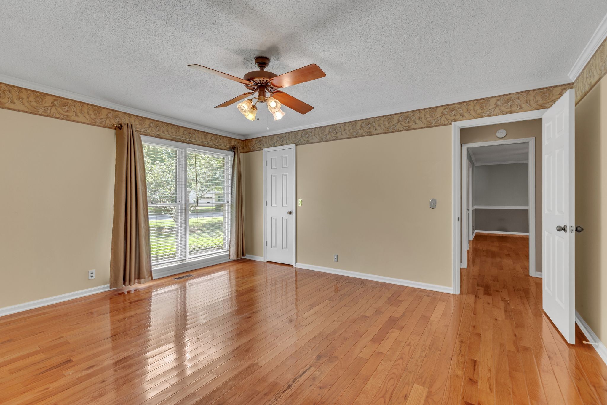 2507 Regency Park Dr