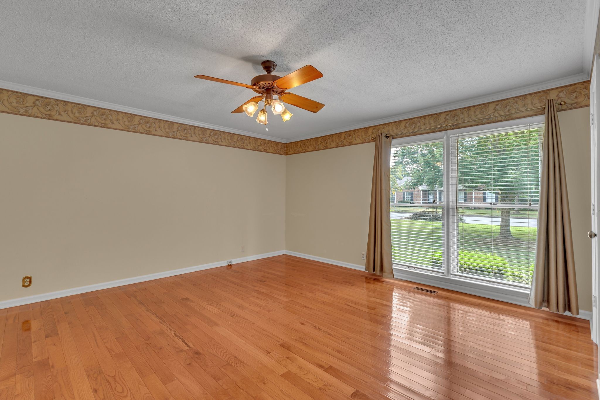 2507 Regency Park Dr