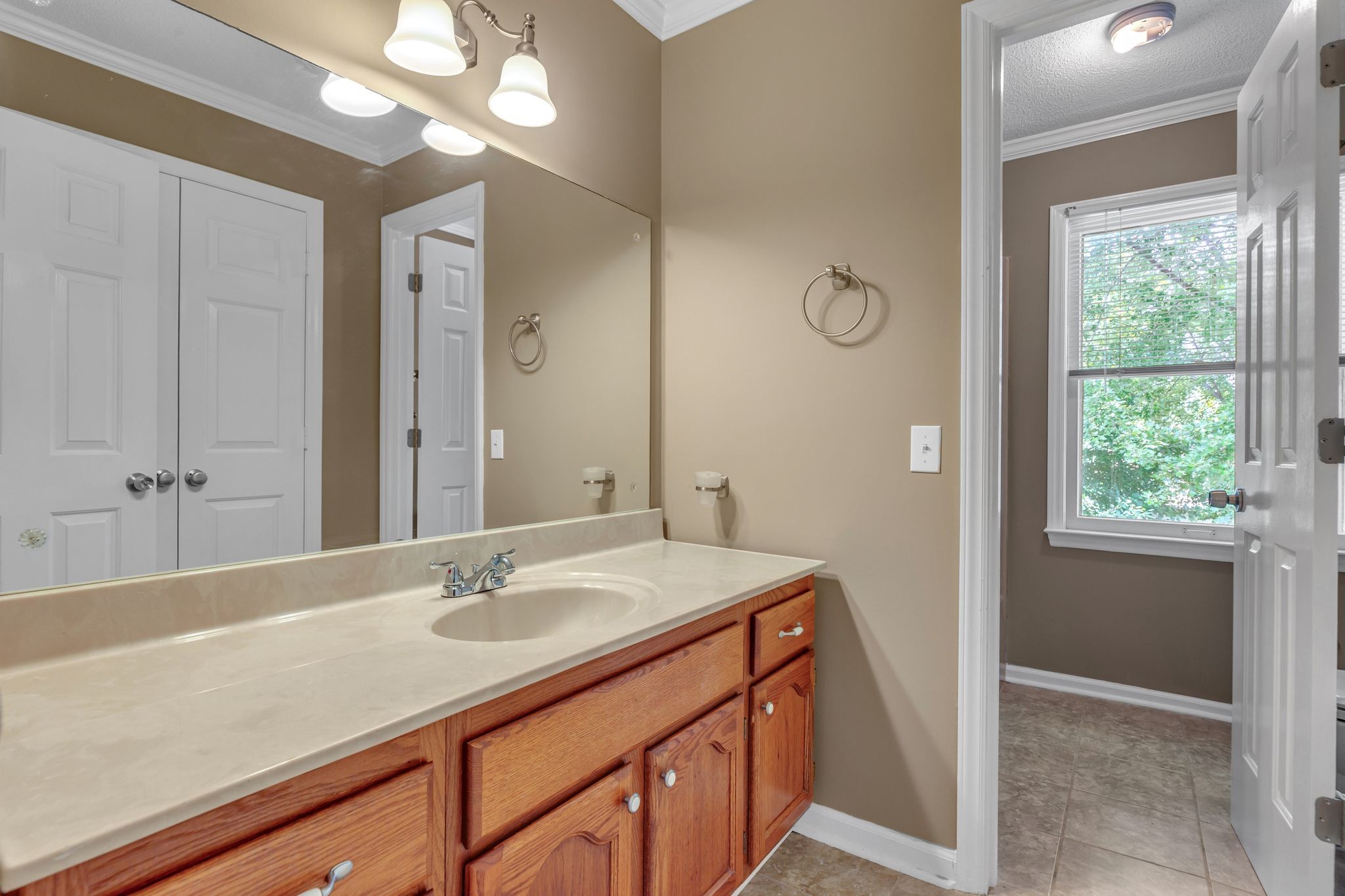 2507 Regency Park Dr