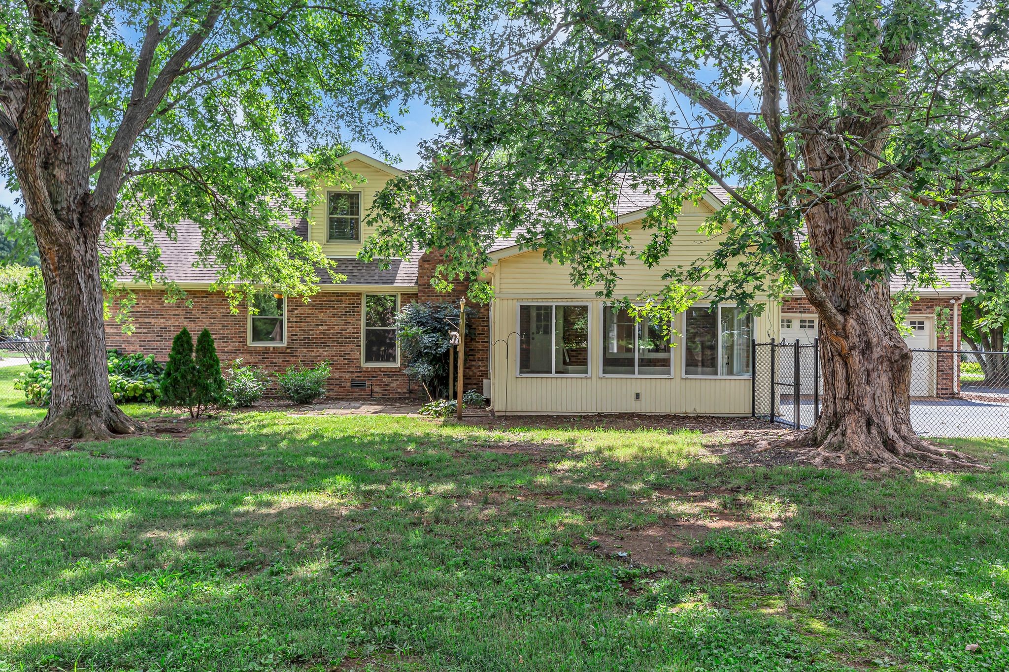 2507 Regency Park Dr