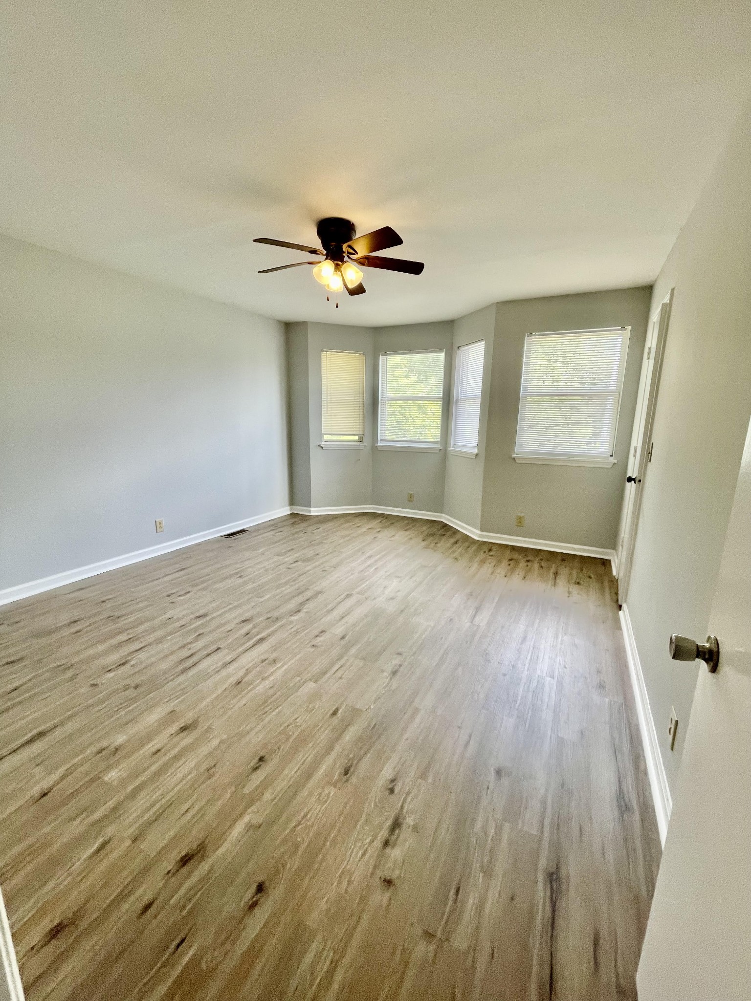 1430 E Main St