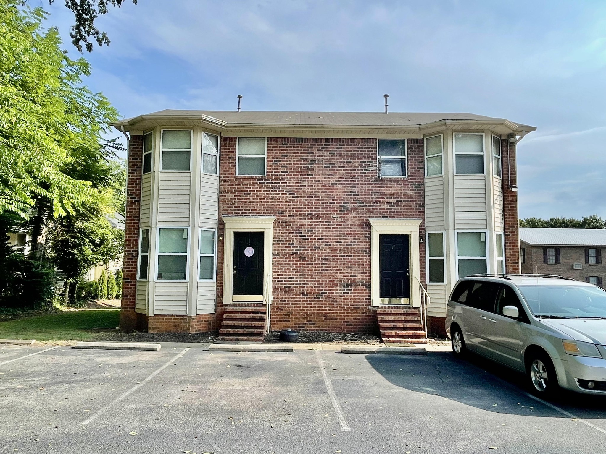 1430 E Main St
