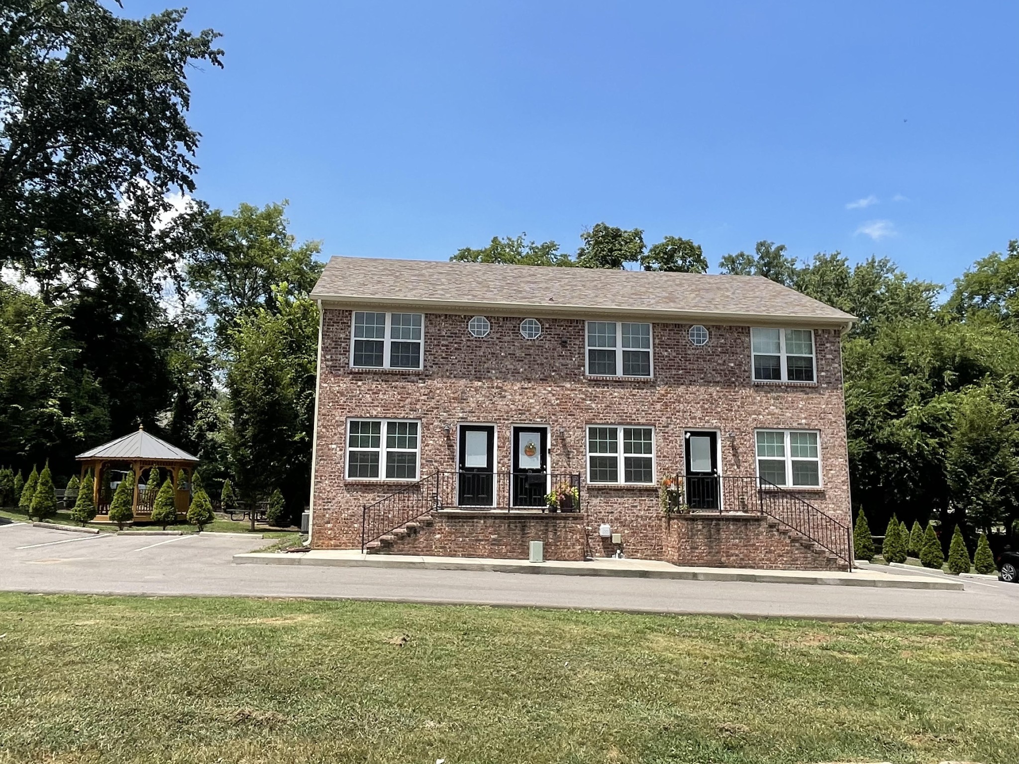 1430 E Main St