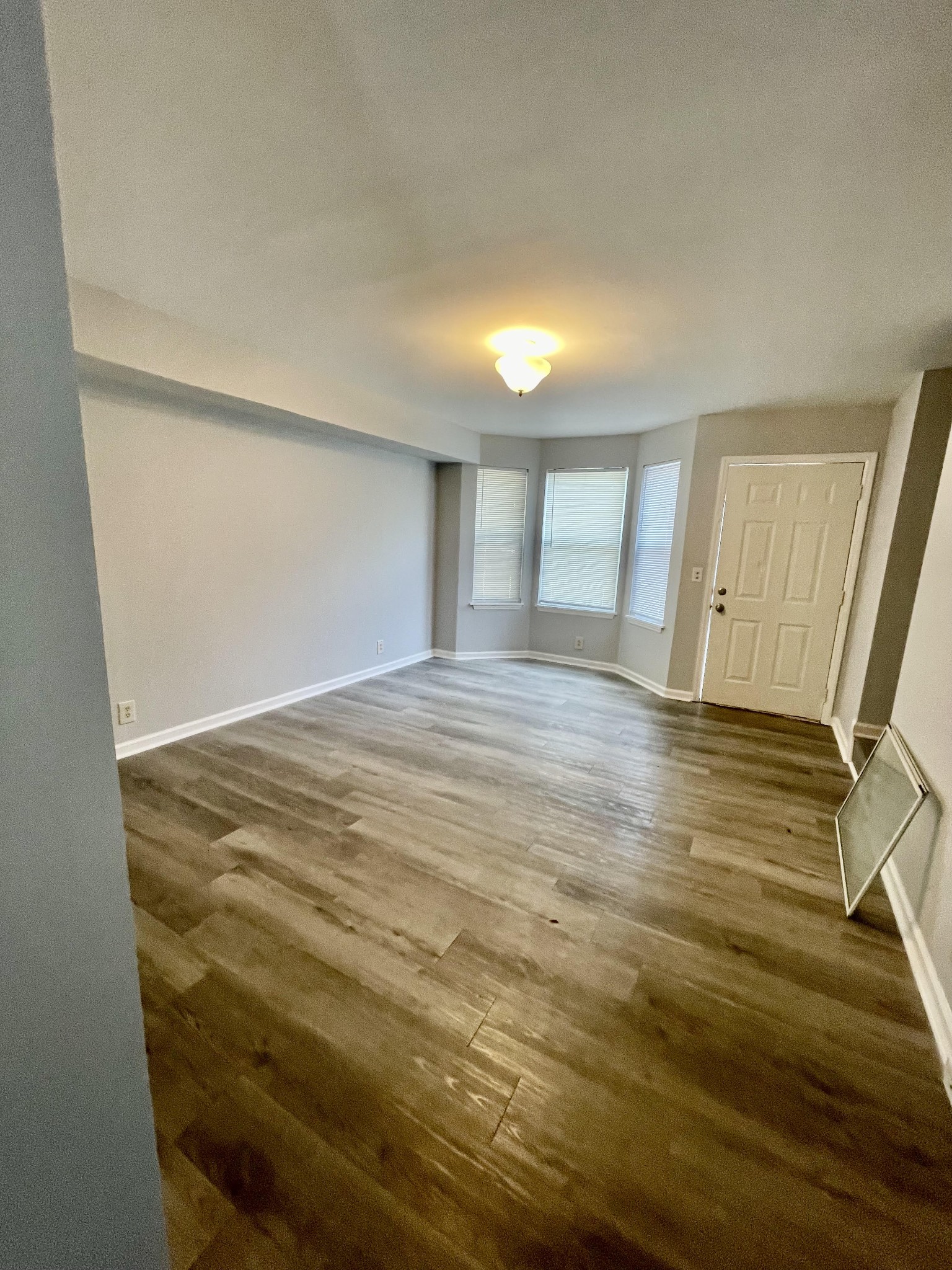 1430 E Main St