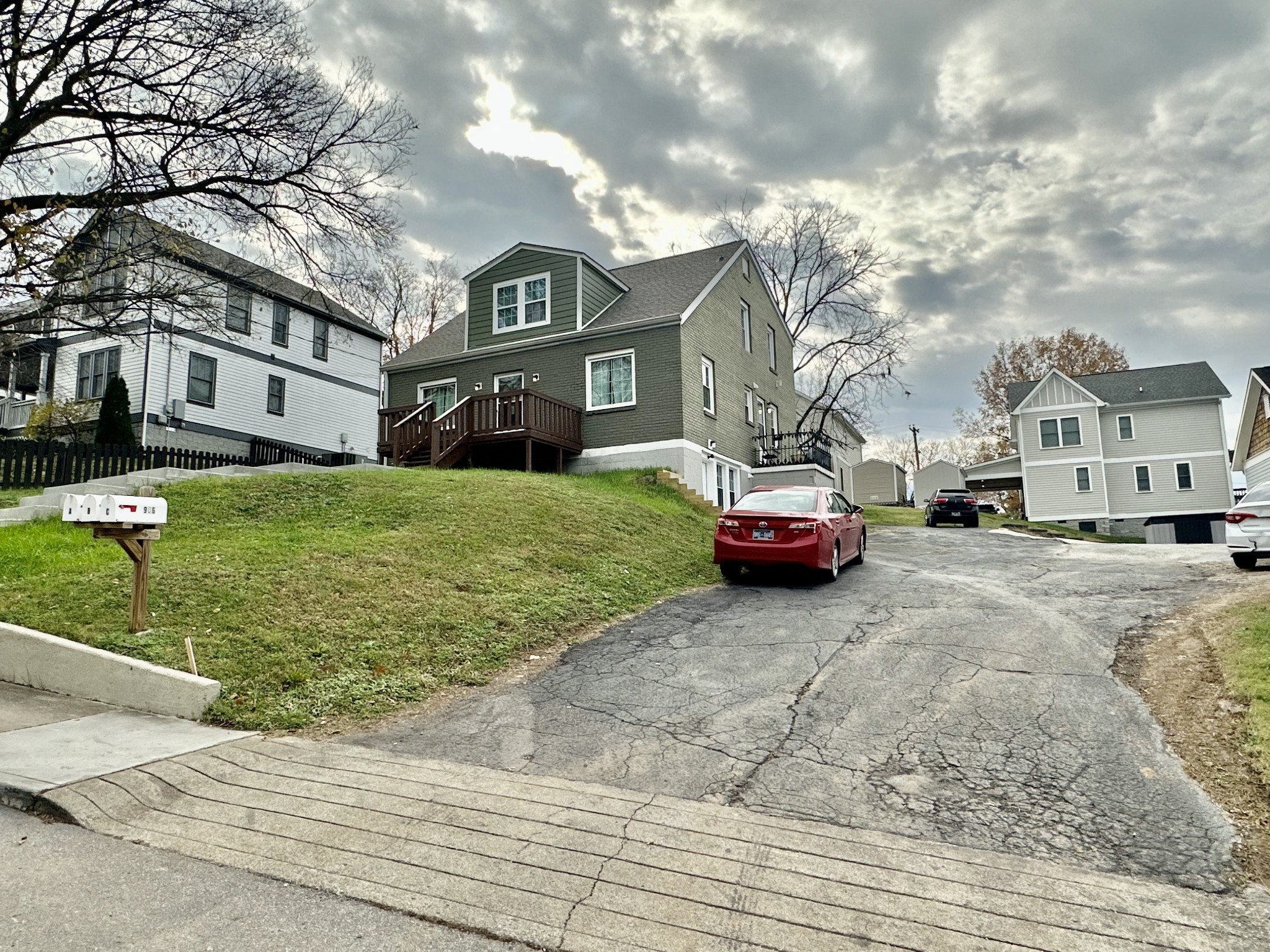 906 Granada Ave