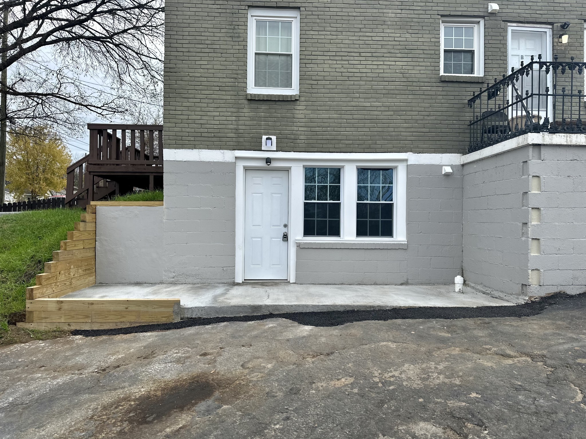 906 Granada Ave