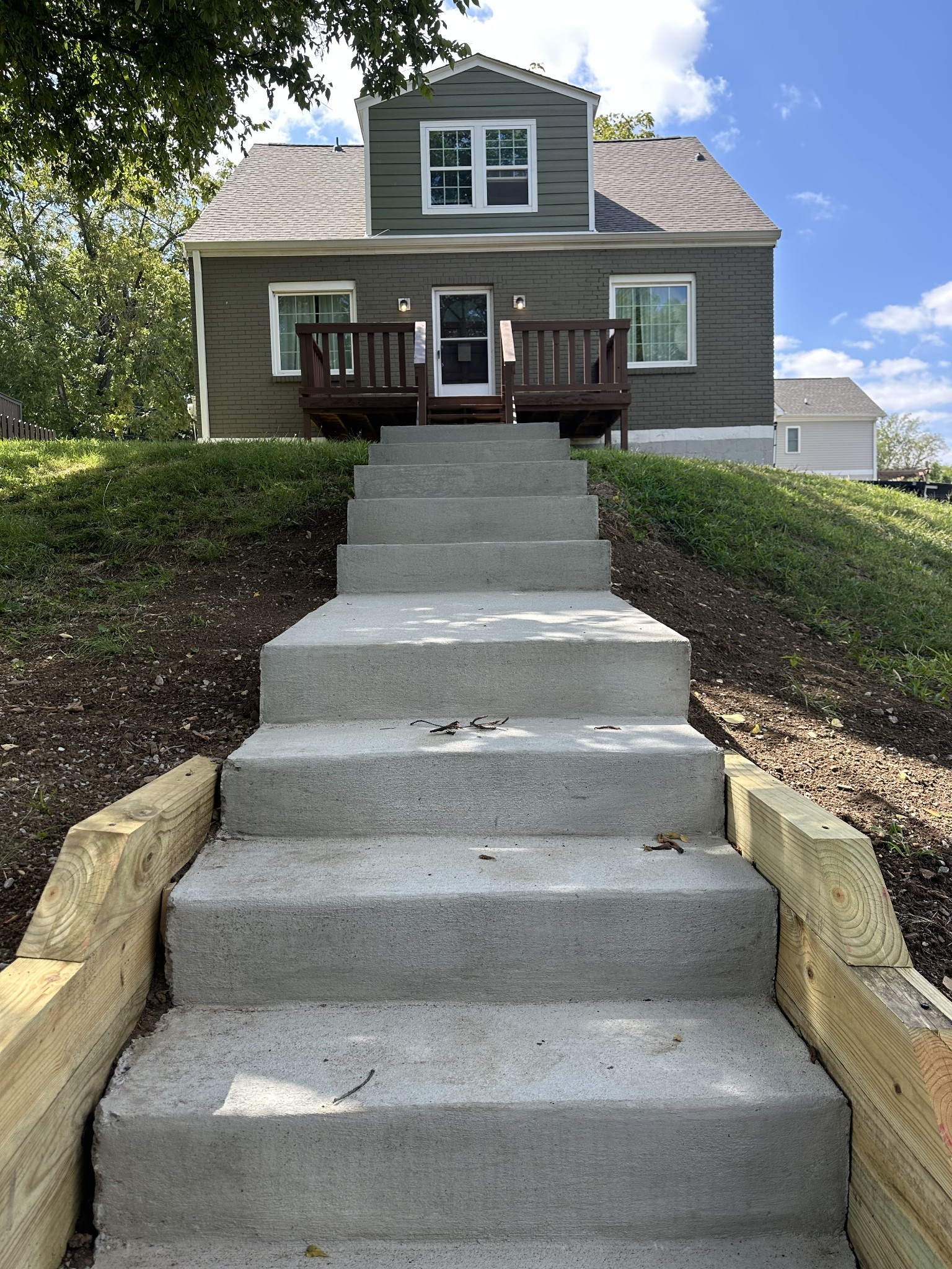 906 Granada Ave