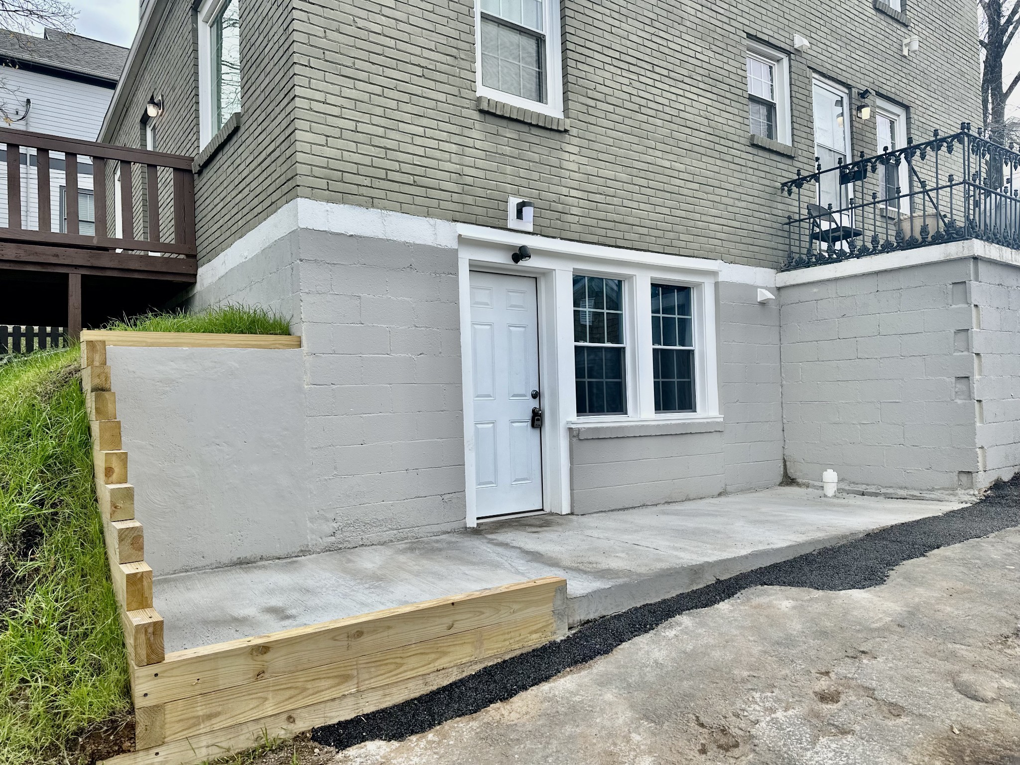 906 Granada Ave