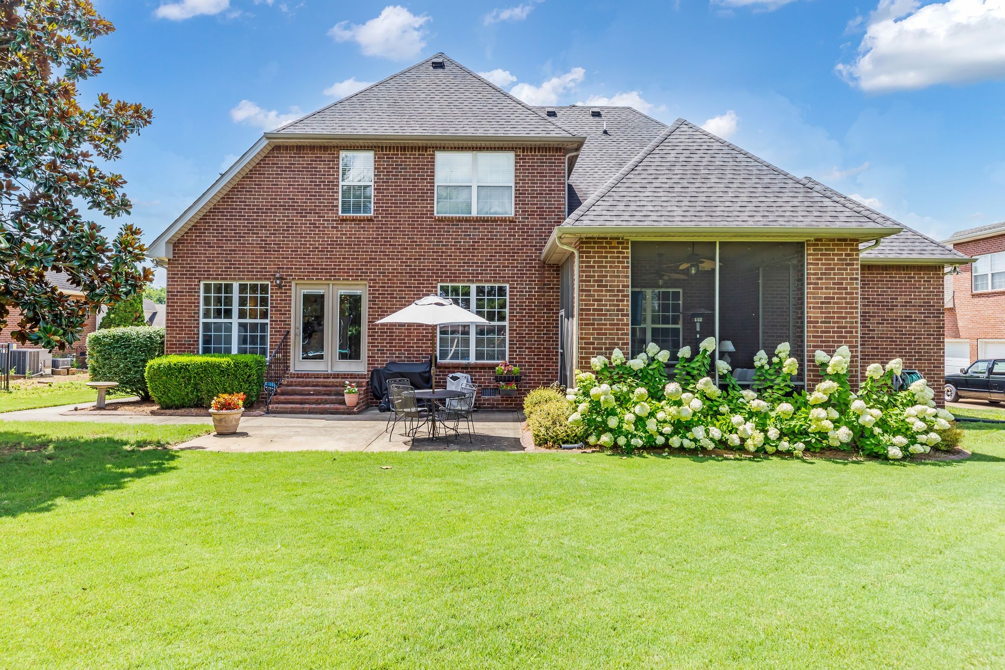 2932 Caraway Dr
