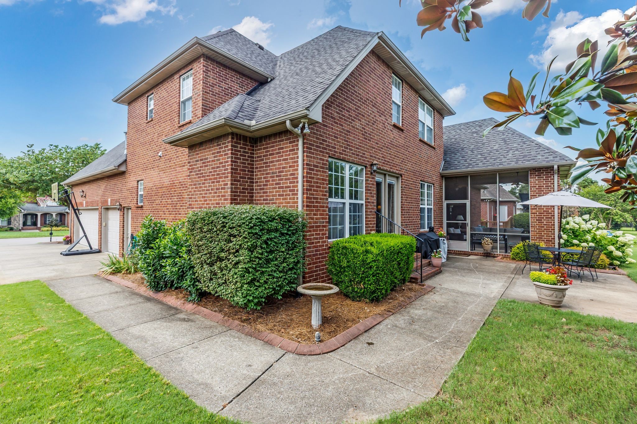 2932 Caraway Dr