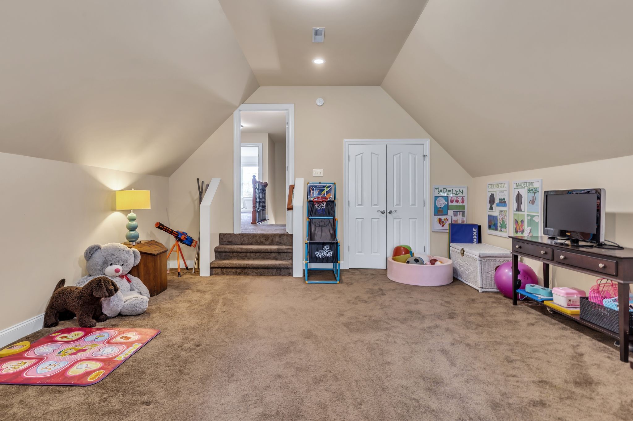 2932 Caraway Dr