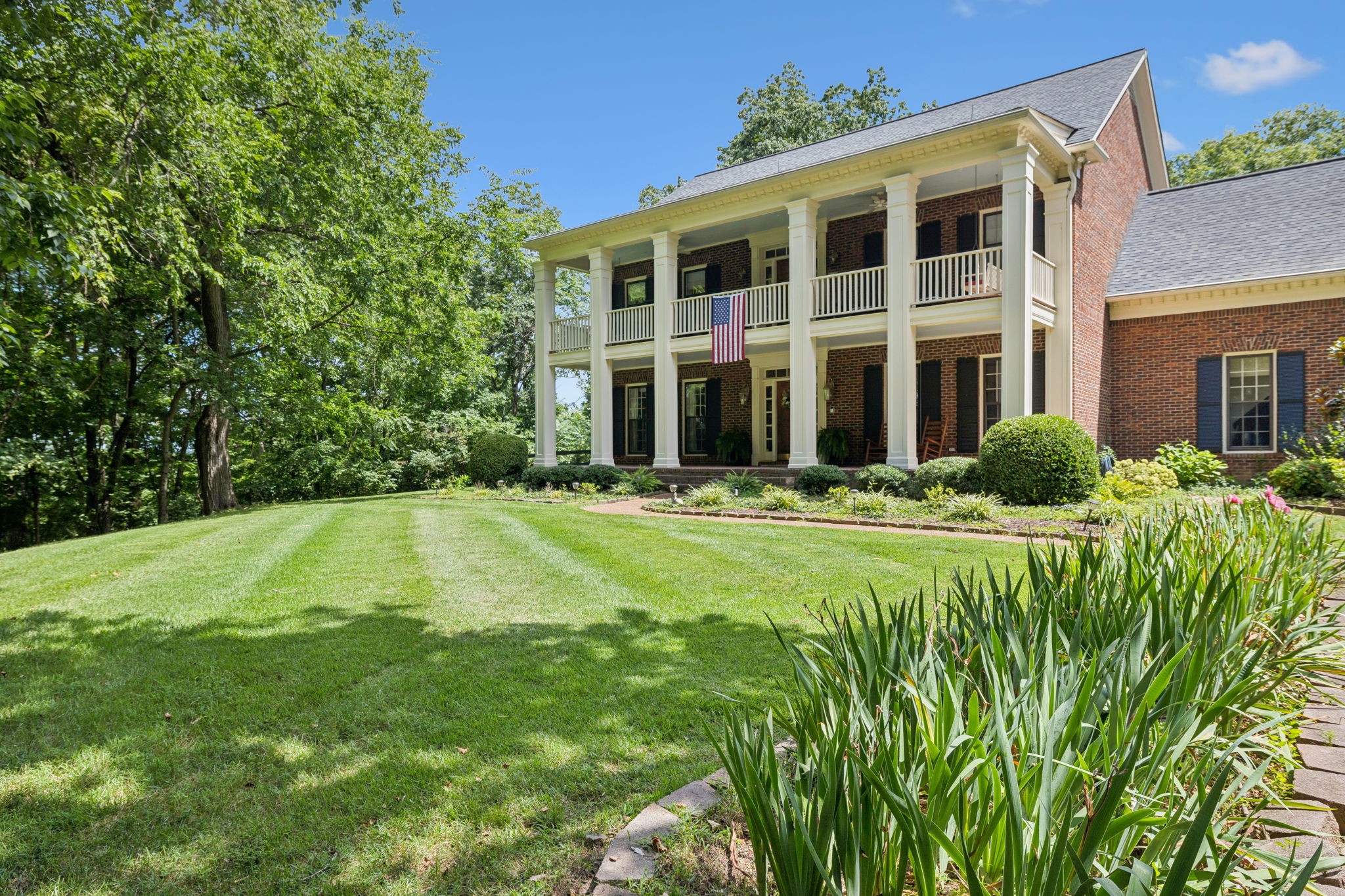 605 Natchez Bend Road