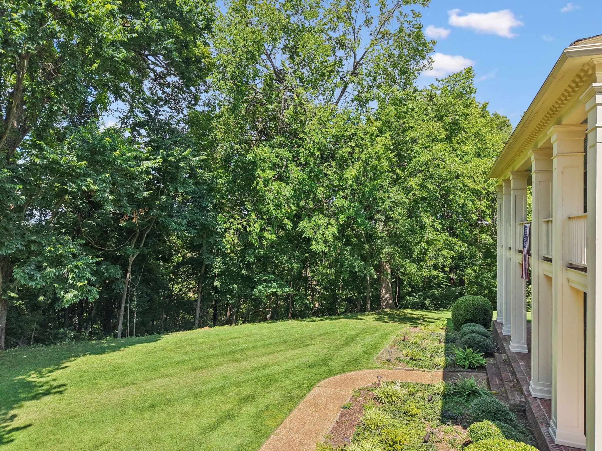 605 Natchez Bend Road