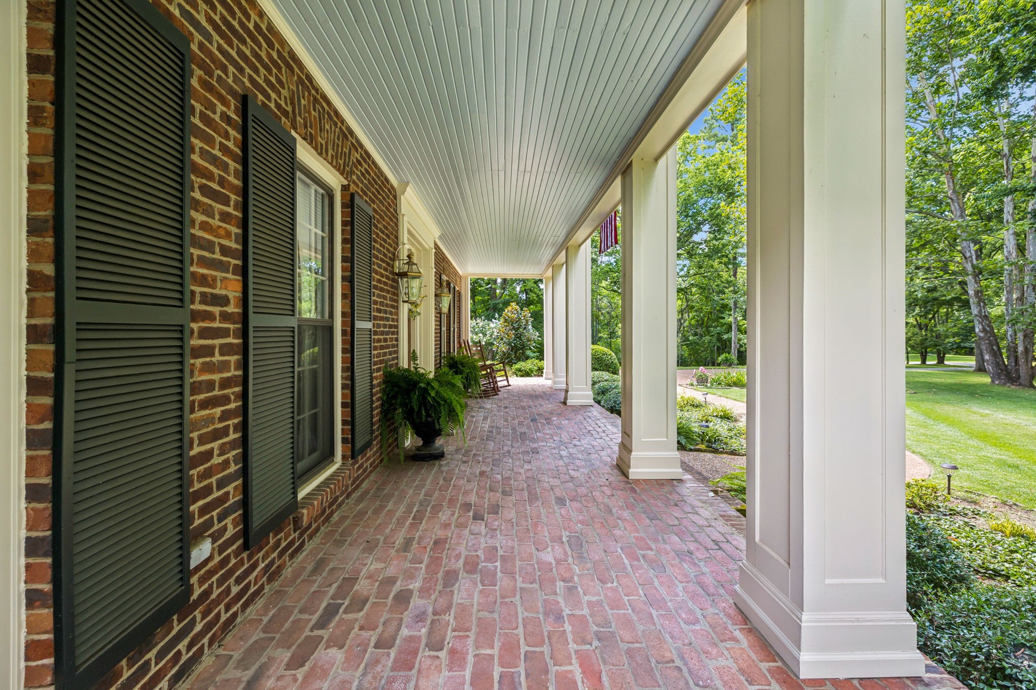 605 Natchez Bend Road