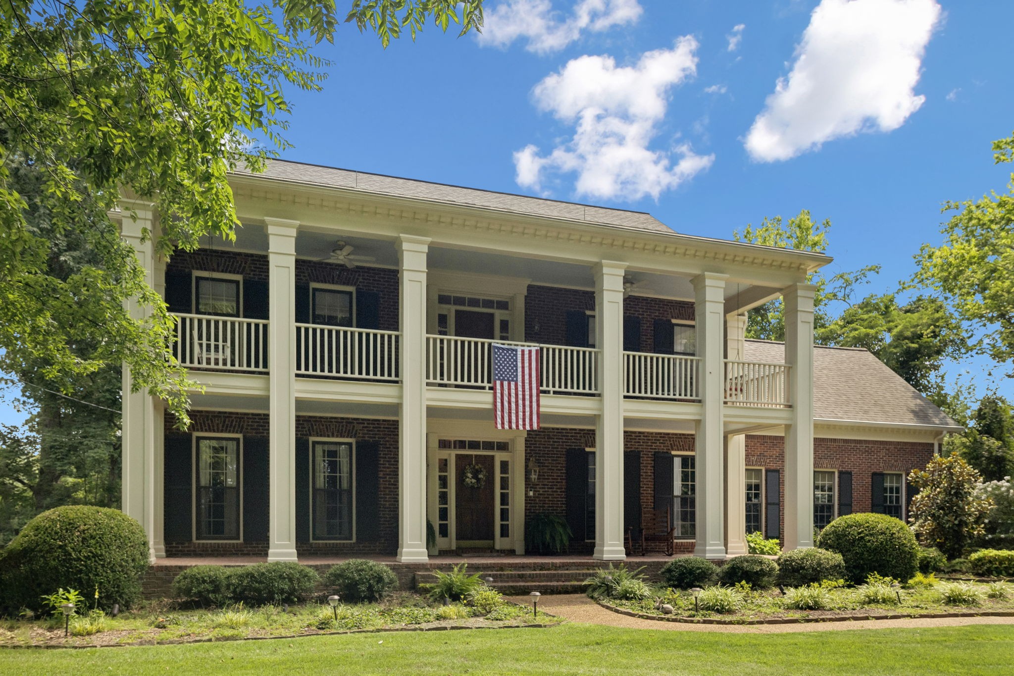 605 Natchez Bend Road