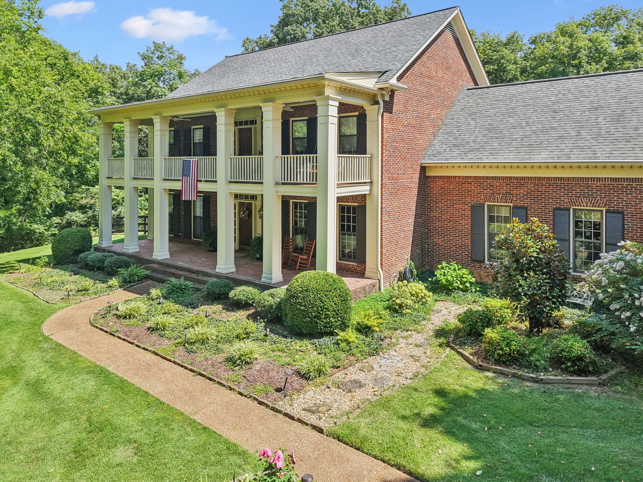 605 Natchez Bend Road