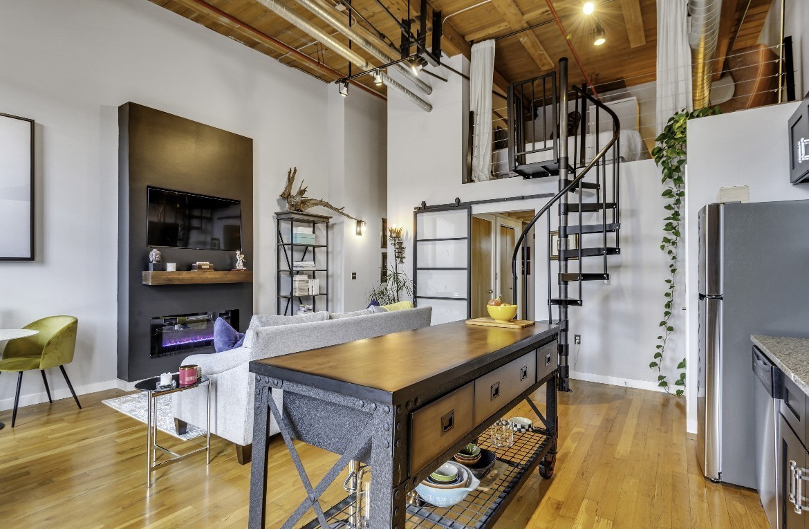 1350 Rosa L Parks Blvd Unit: 463