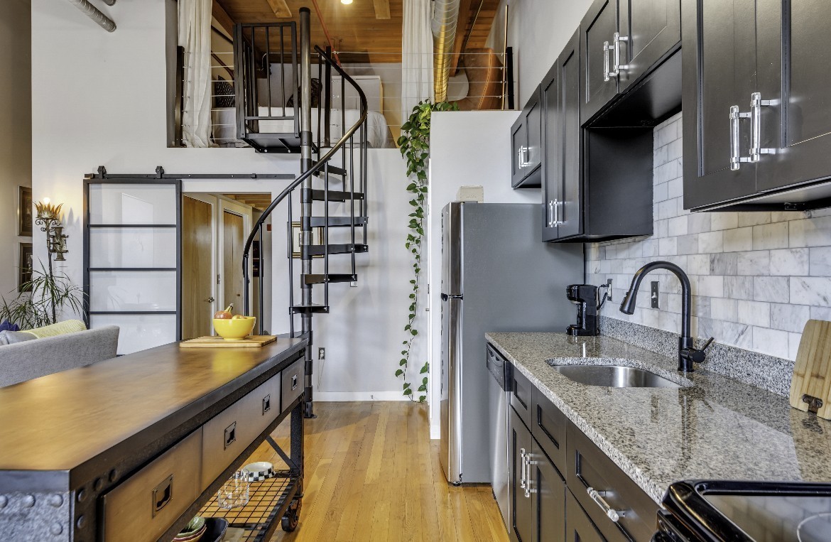 1350 Rosa L Parks Blvd Unit: 463