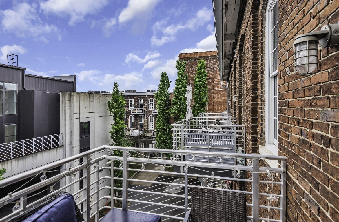 1350 Rosa L Parks Blvd Unit: 463