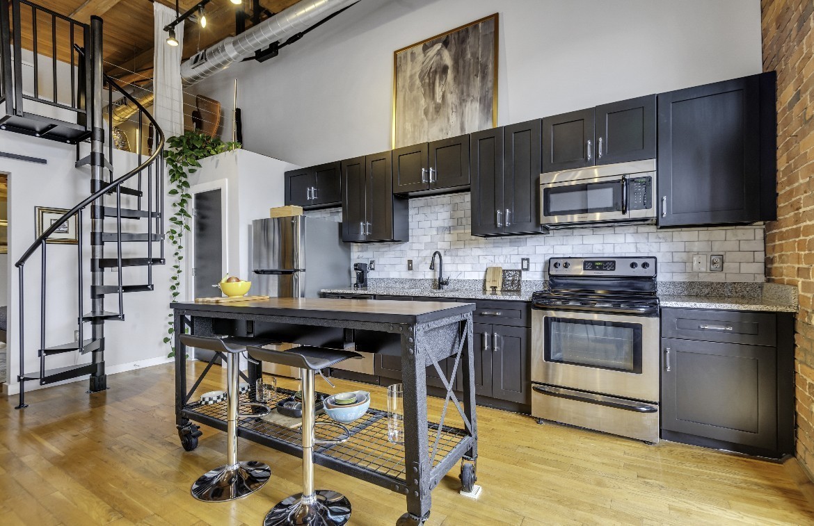 1350 Rosa L Parks Blvd Unit: 463