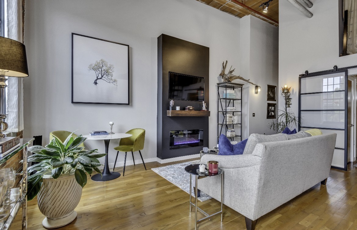 1350 Rosa L Parks Blvd Unit: 463