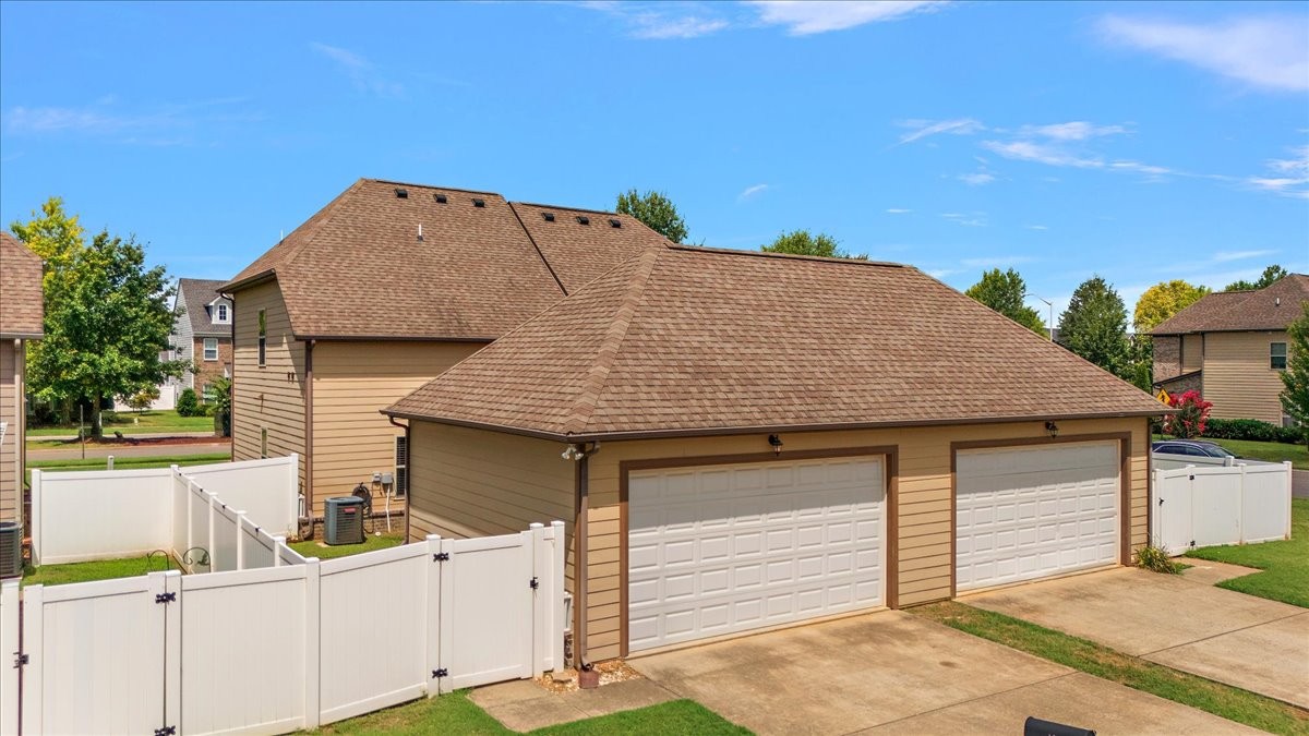 2205 Cason Lane