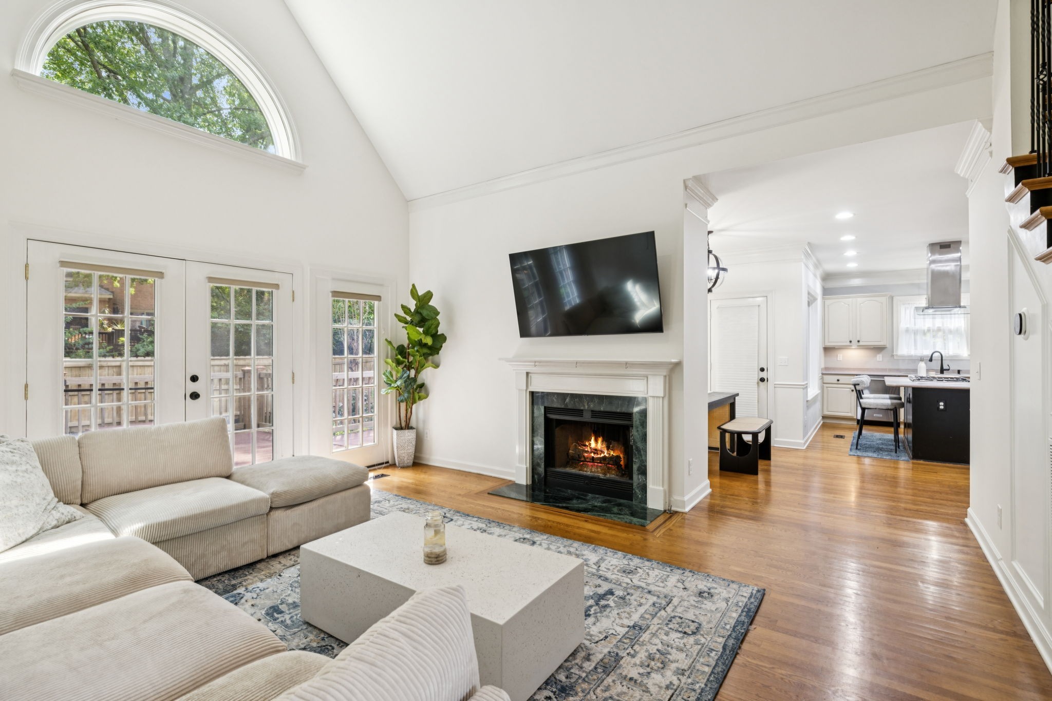 109 Grove Ln