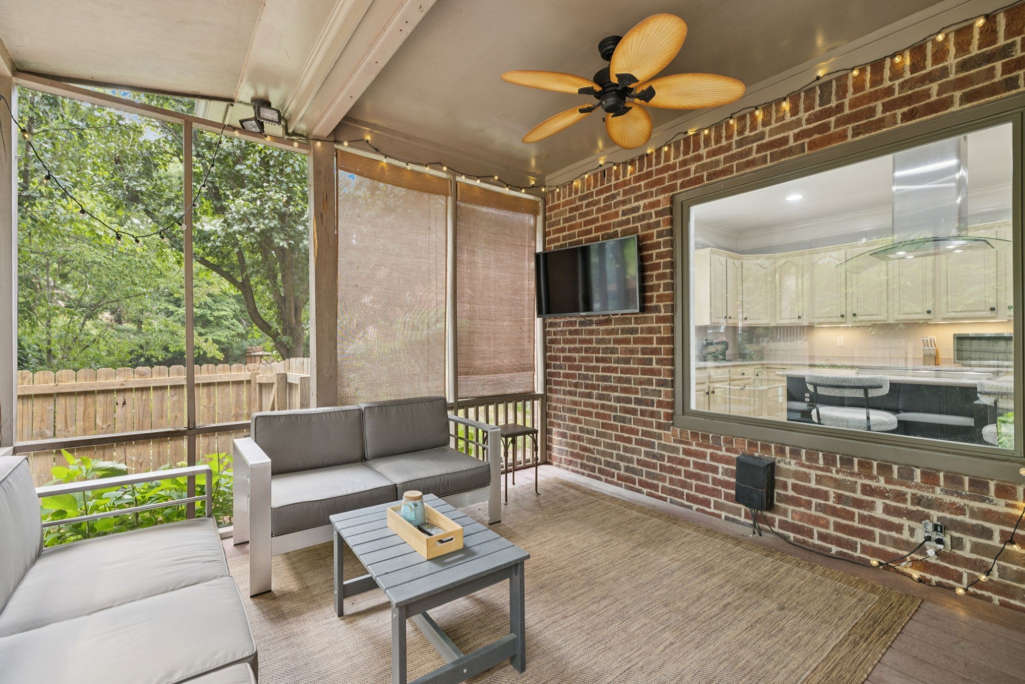 109 Grove Ln