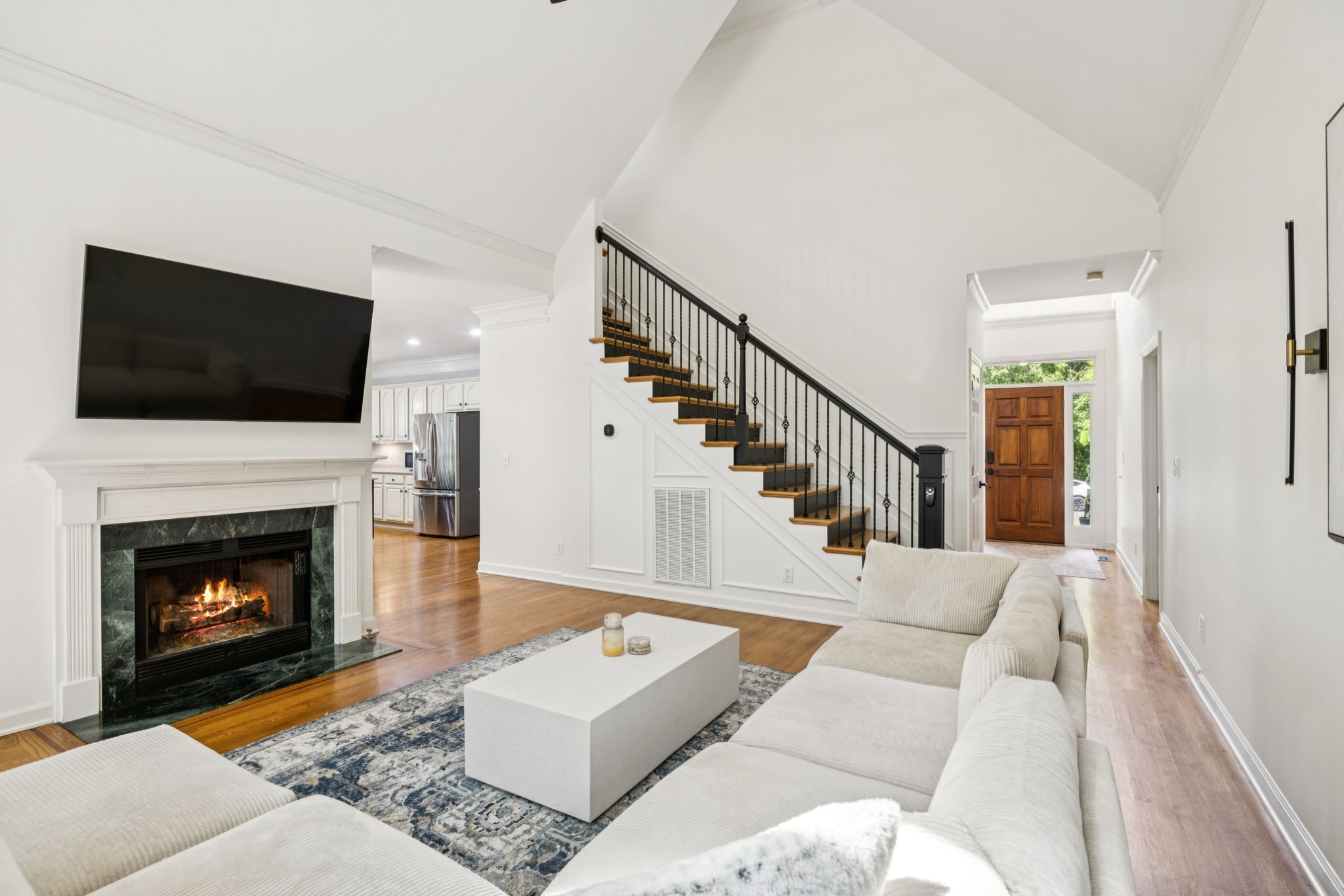 109 Grove Ln