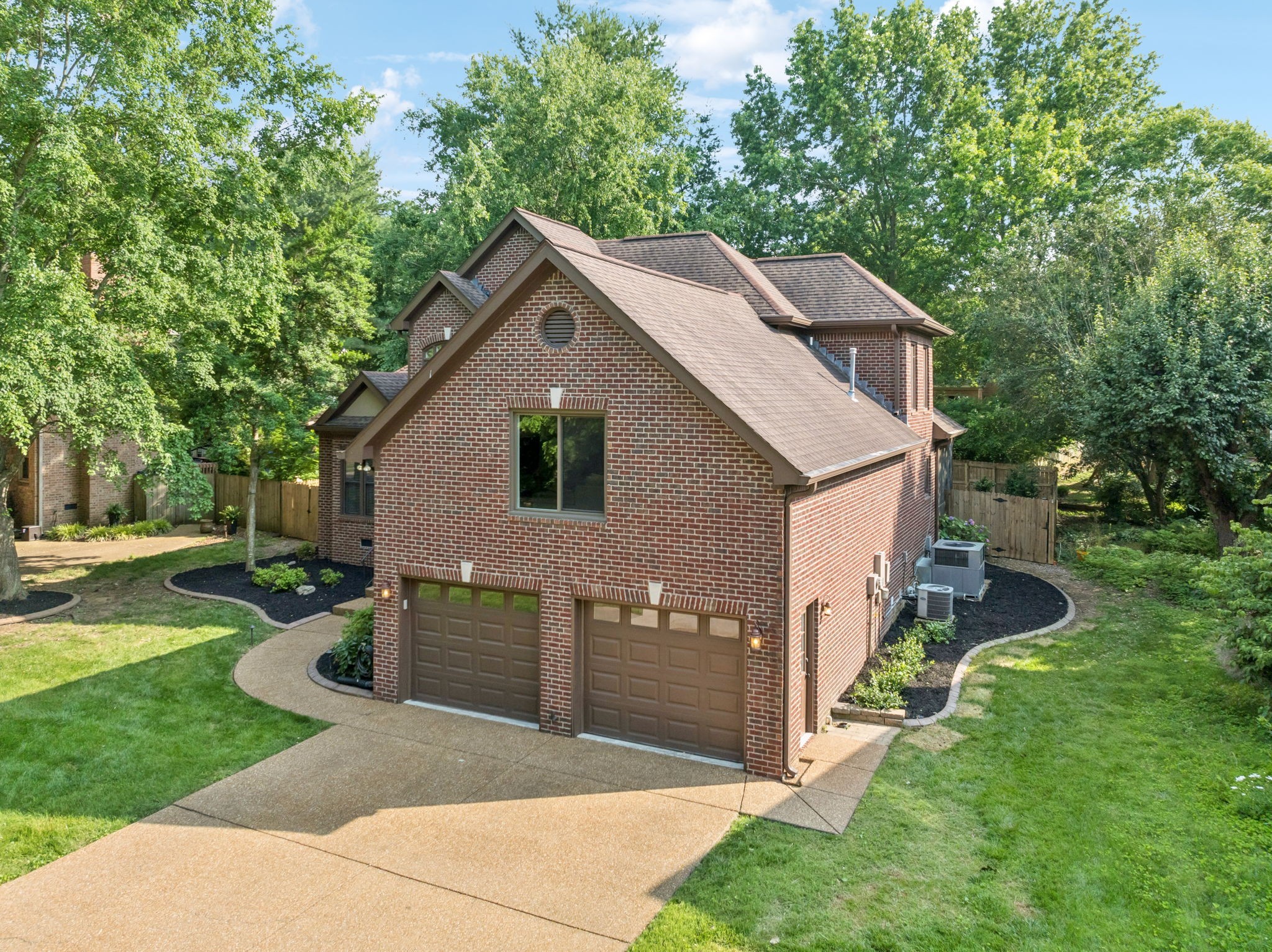 109 Grove Ln