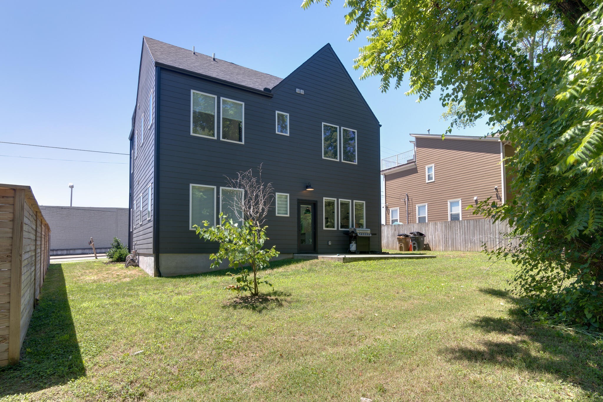 42 Twin St