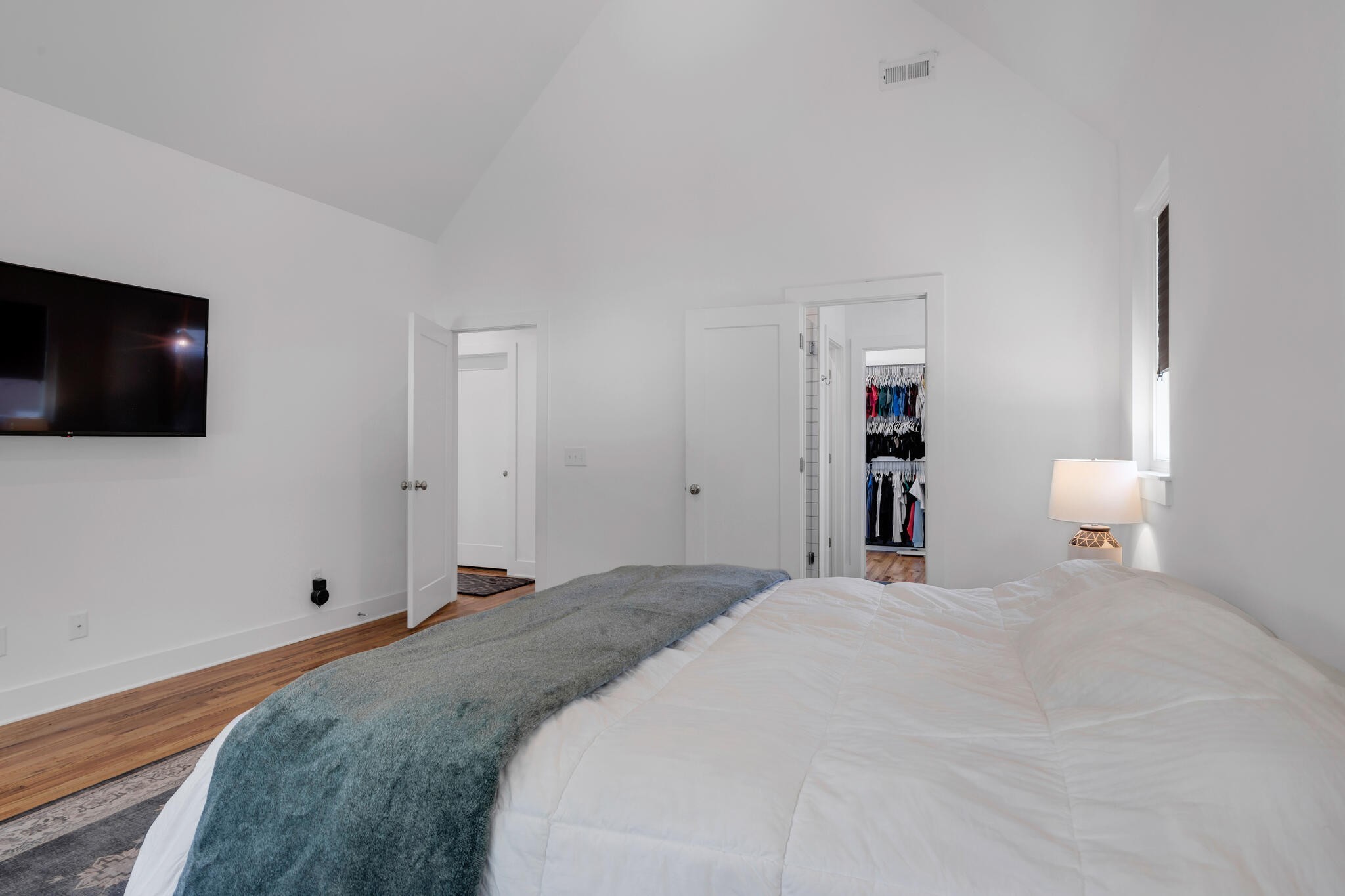 42 Twin St