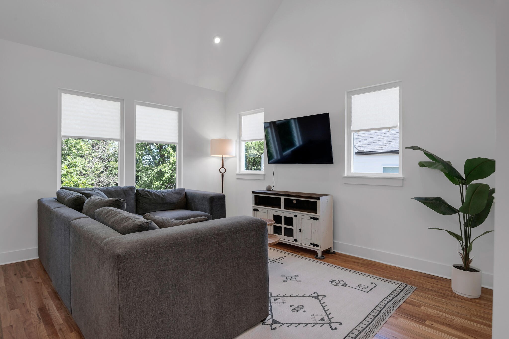 42 Twin St