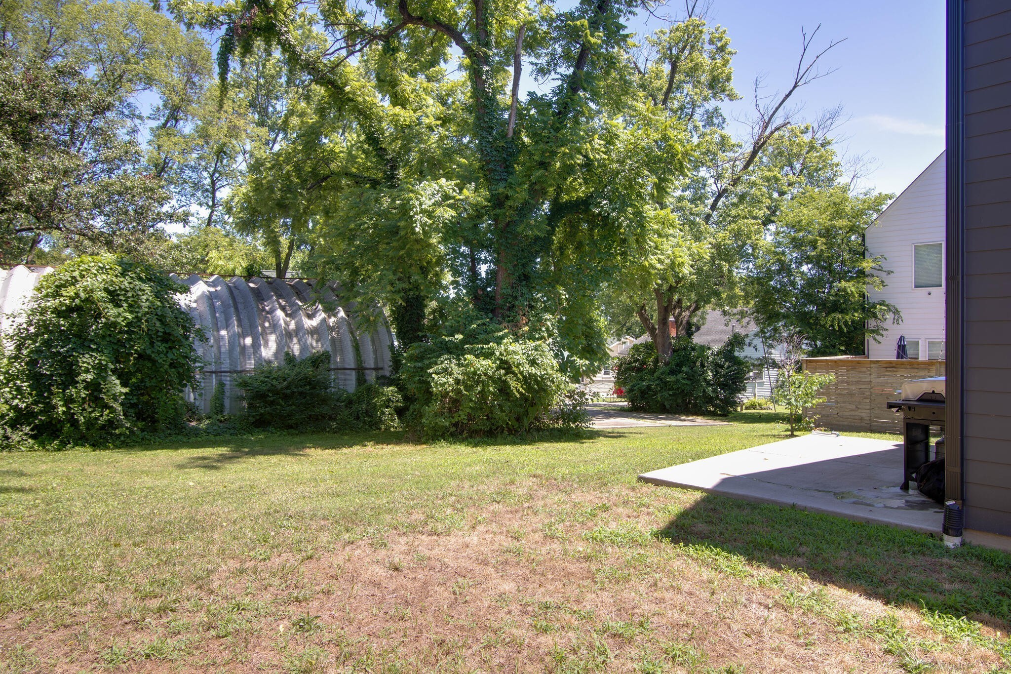 42 Twin St