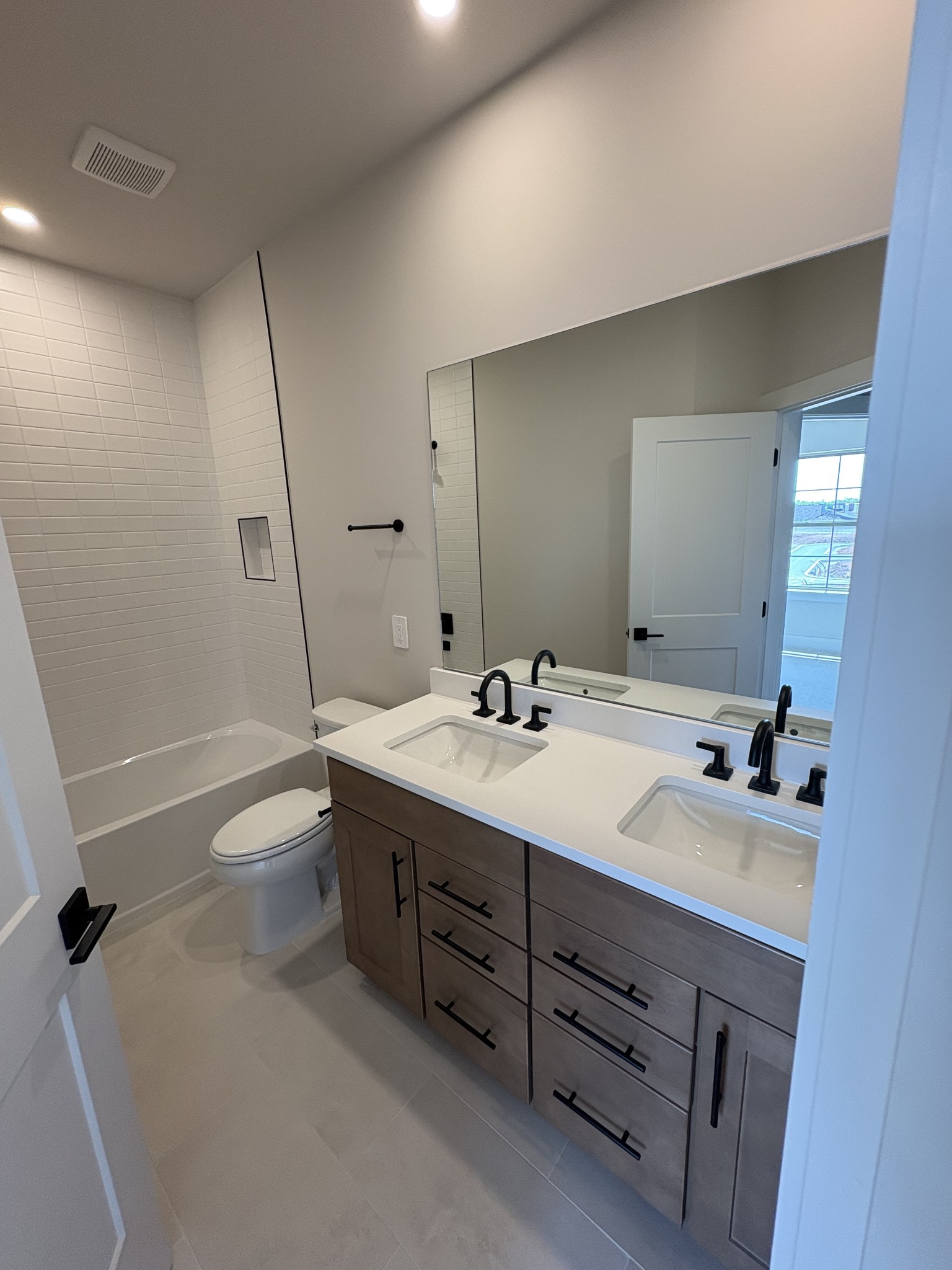 2615 Wilkinson Pike Unit: 1206