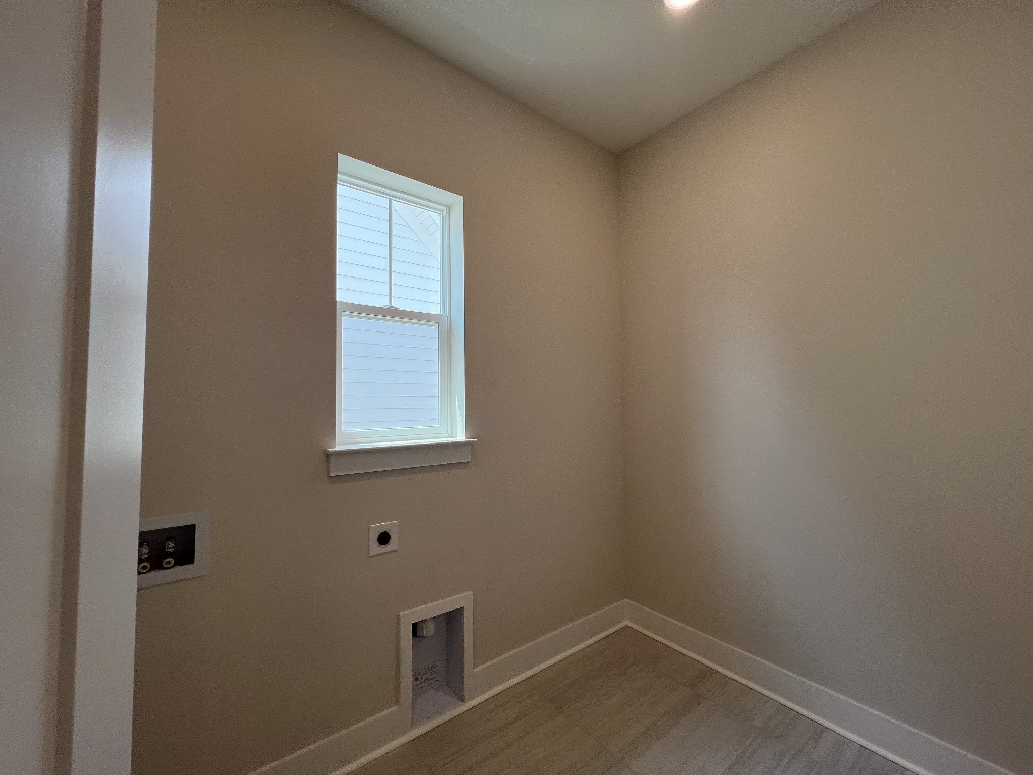 5738 Lennis Lane